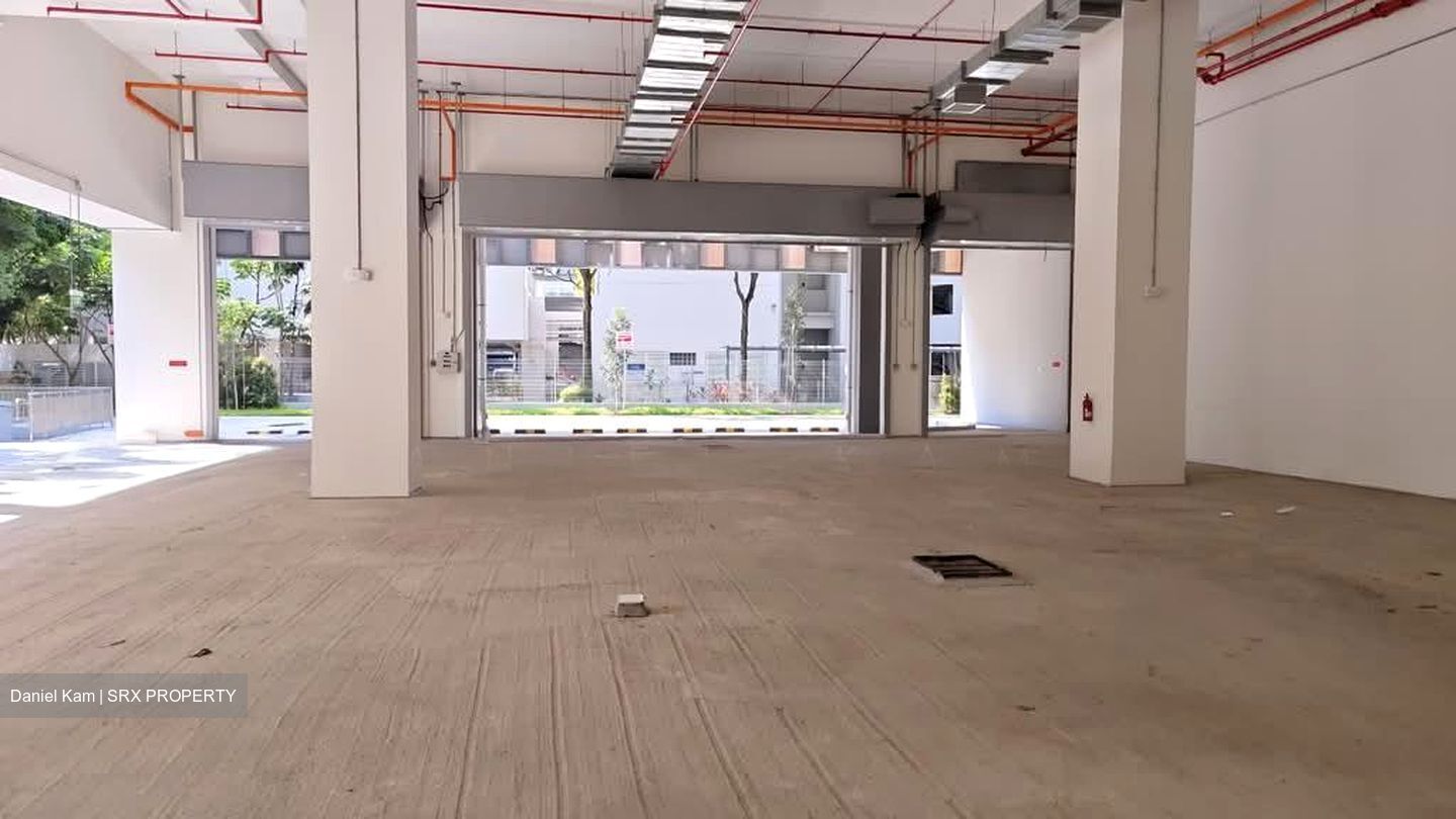 Space 18 (D12), Factory #562090081